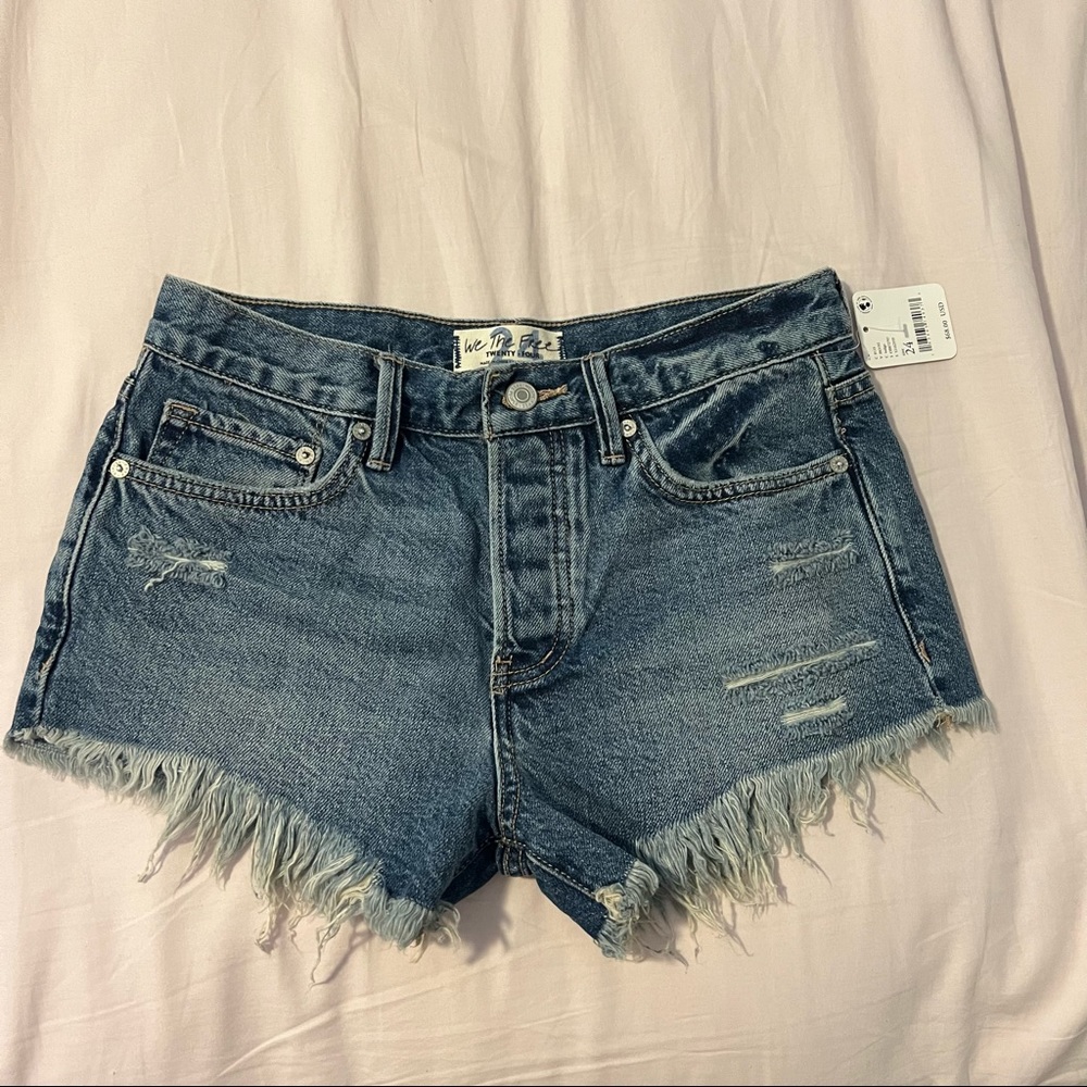 NWT Free People Loving Good Vibrations Cutoffs
